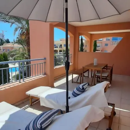 Limnaria - Superb, Modern 1br With Pool Views דירה