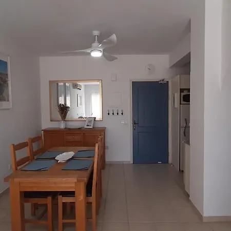 Limnaria - Superb, Modern 1br With Pool Views דירה
